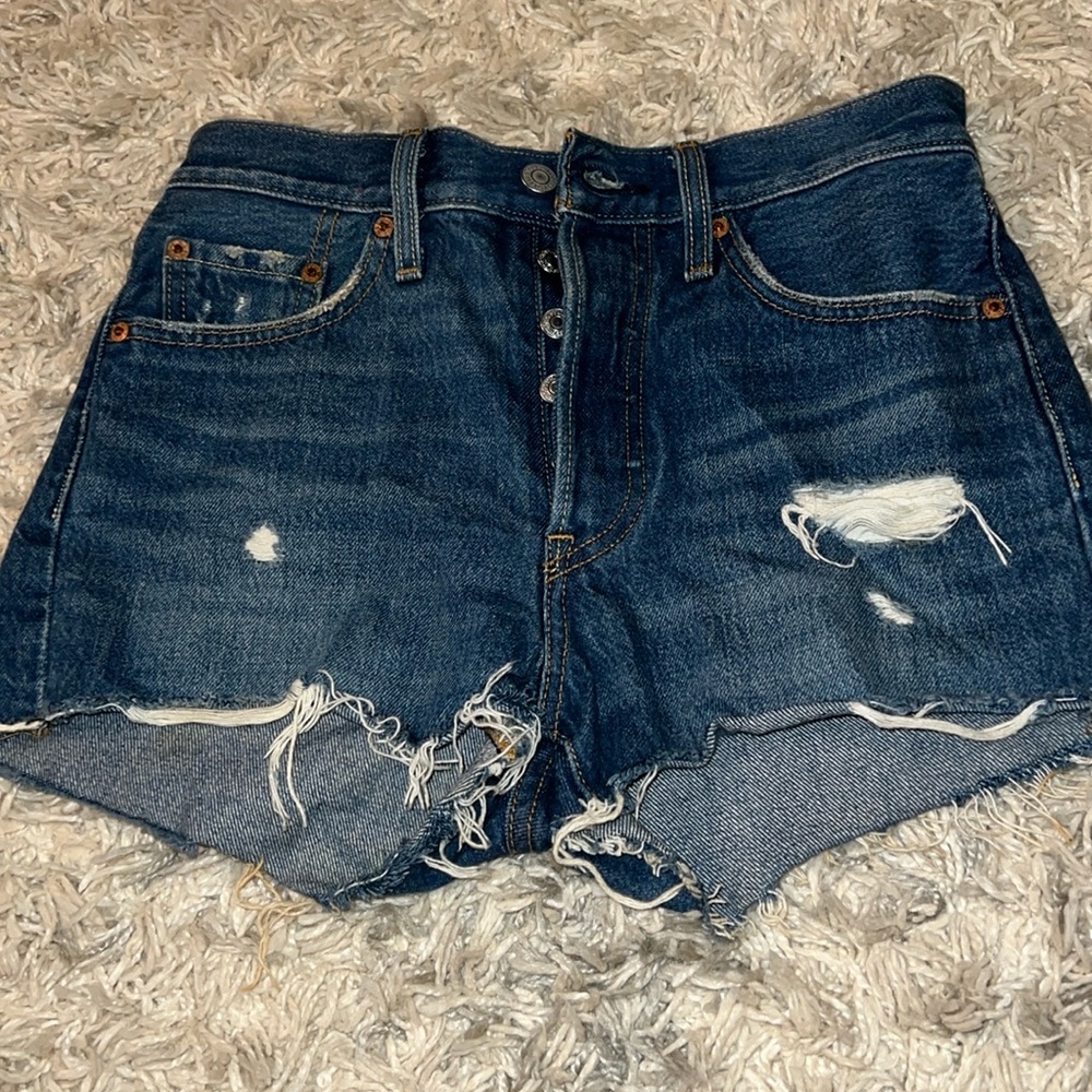 Levi’s denim shorts size 25
